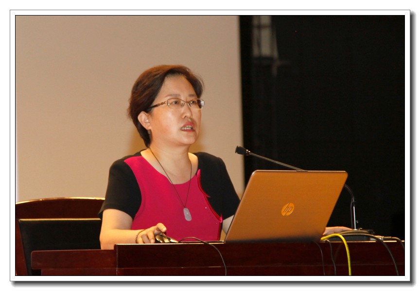 1561101906.jpg 02丁岚副校长进行创新大赛培训.JPG