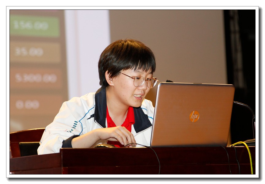 1561101978.jpg 05第33届省金牌获得者石卜文交流经验.JPG