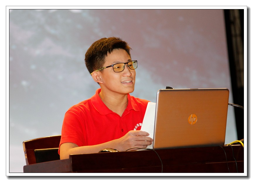 1561101988.jpg 06第33届省金牌获得者郭子跃交流经验.JPG