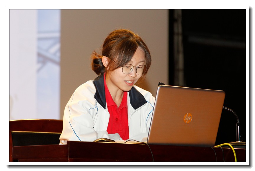 1561102000.jpg 07第33届省金牌获得者蒋云舒交流经验.JPG