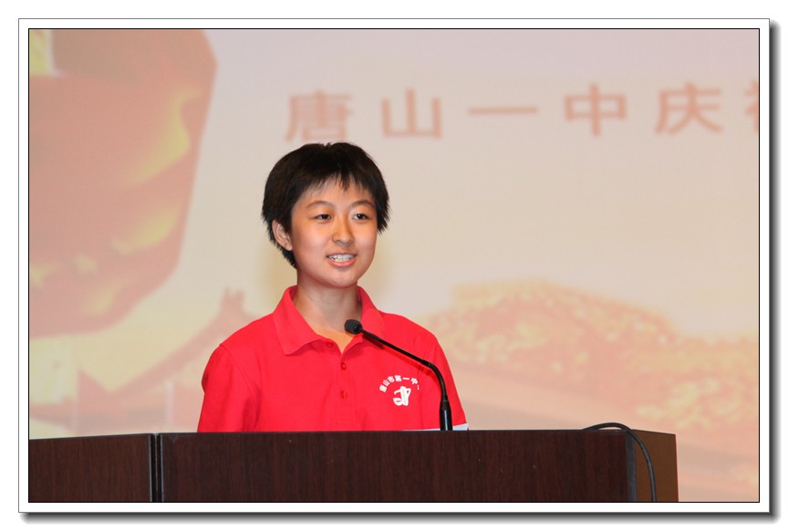 1599782217.jpg 18学生代表高一钱学森班班长孙一凡同学发言.JPG